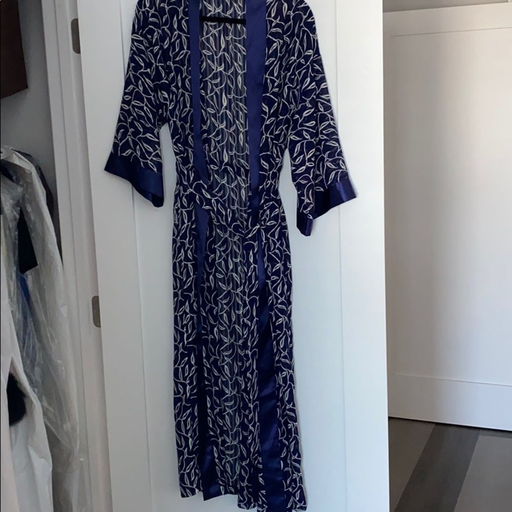 Fine Intimate set ( nightly and robe)